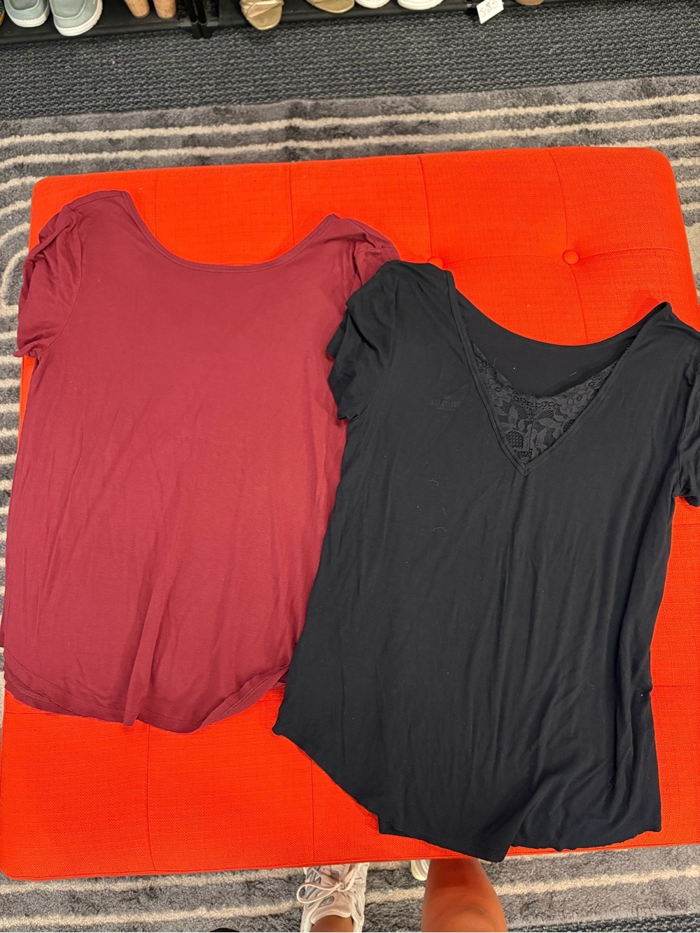 Hollister Short Sleeve Scoop Tees in Black and Burgundy